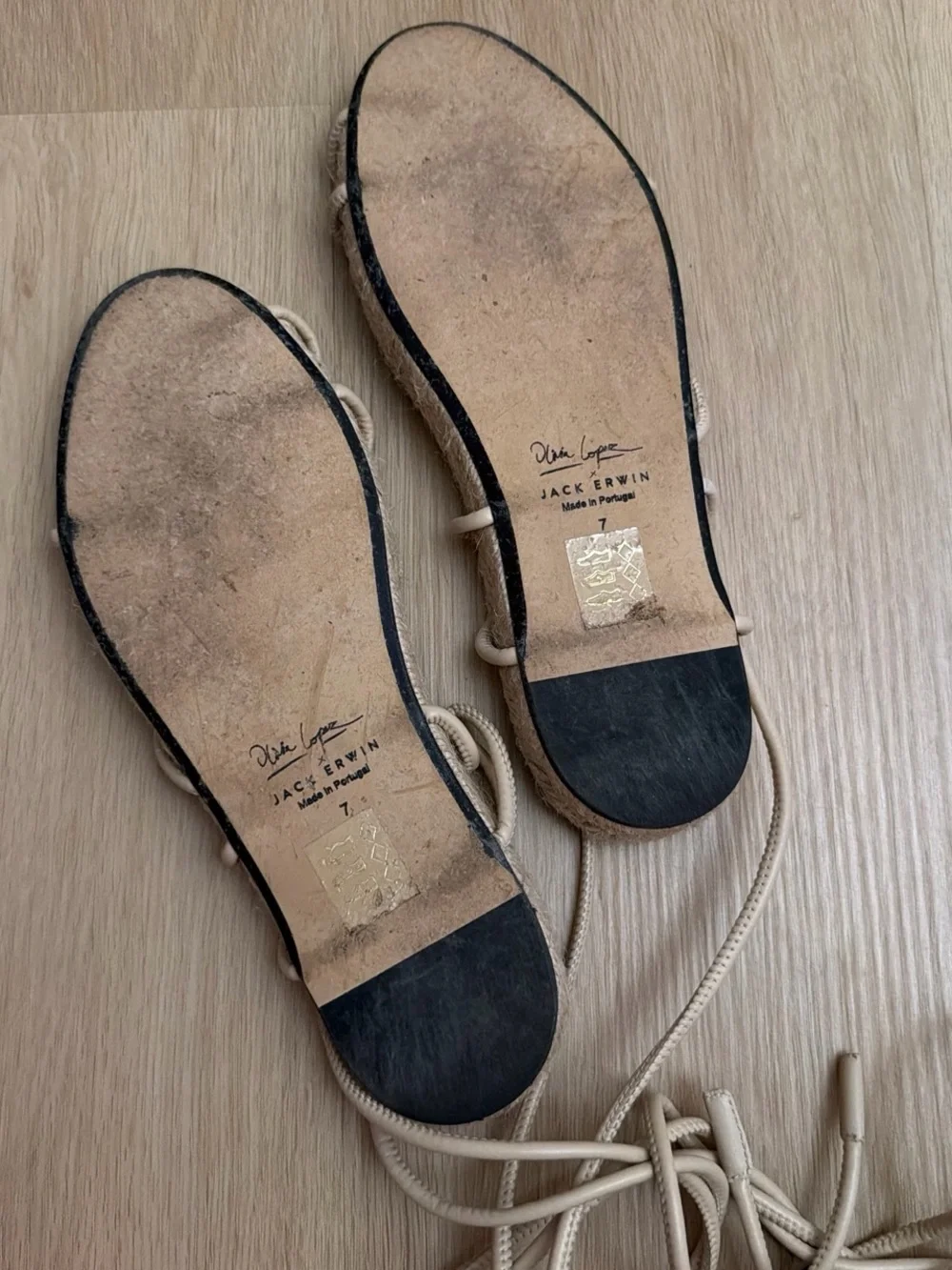 Jack Erwin neutral beige